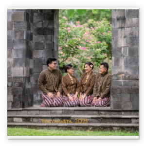 Photobook Album Foto Custom - Happy Family